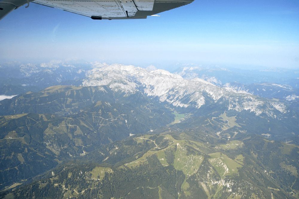 Let letadlem nad Alpy z Letnan