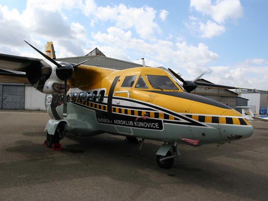 Let L-410 Turbolet