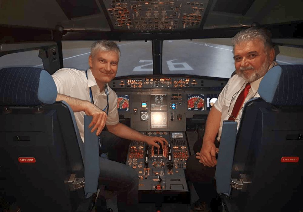 Kapitán a instruktor simulátor A320 Praha