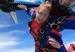 Tandemový seskok padákem Praha