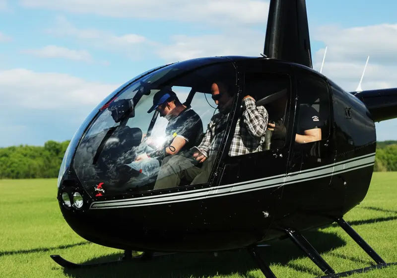 Vyhlídkový let vrtulníkem 30 minut pro 3 osoby Hradec Králové