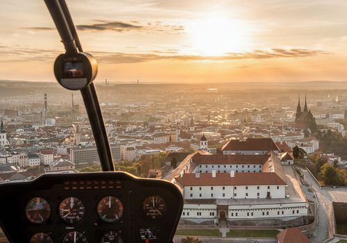 Vyhlídkový let vrtulníkem 30 minut pro 1 osobu Brno