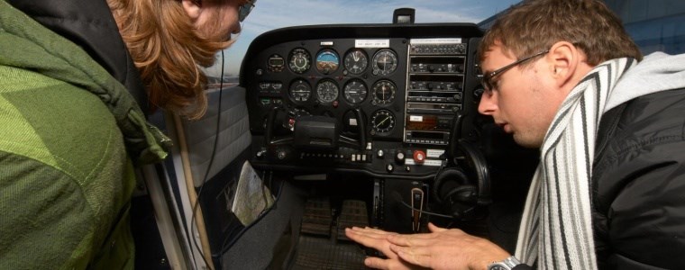 Pilotem letadla na zkoušku Brno 1 osoba + 2 osoby posádka