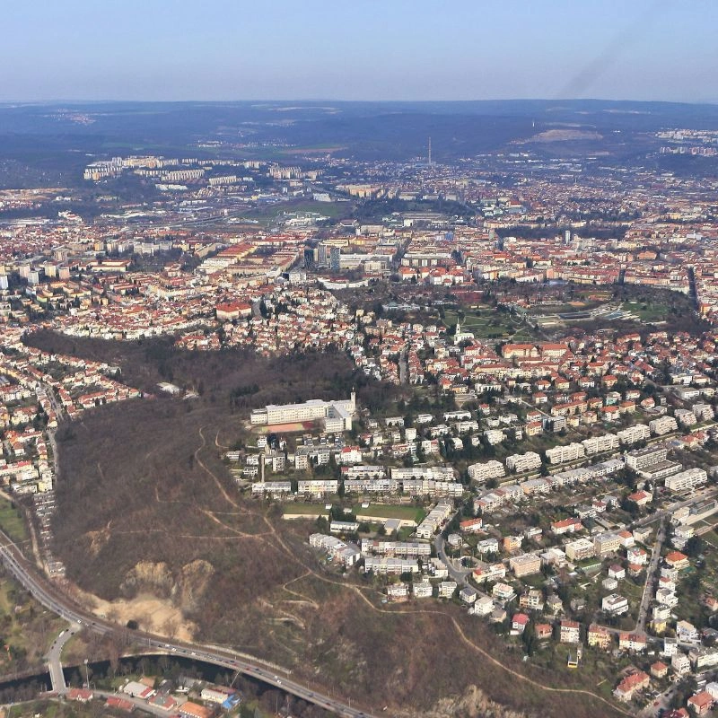 Pilotem letadla na zkoušku Brno 1 osoba + 2 osoby posádka