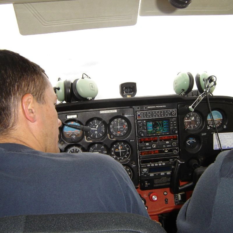 Pilotem letadla na zkoušku Brno 1 osoba + 2 osoby posádka