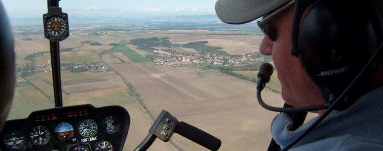 Vyhlídkový let vrtulníkem 30 minut pro 1 osobu Praha - Sazená