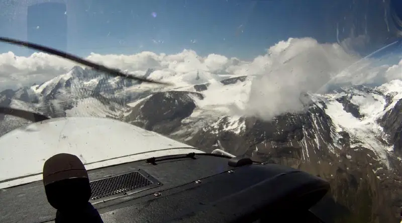 Pilotem na zkoušku do Alp z Prahy
