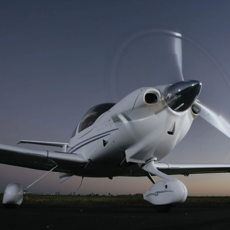 Vyhlídkový let letadlem Diamond DA40 pro 2 osoby Praha - Letňany