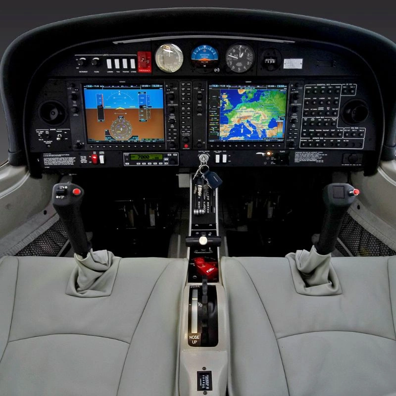 Vyhlídkový let letadlem Diamond DA40 pro 2 osoby Praha - Letňany