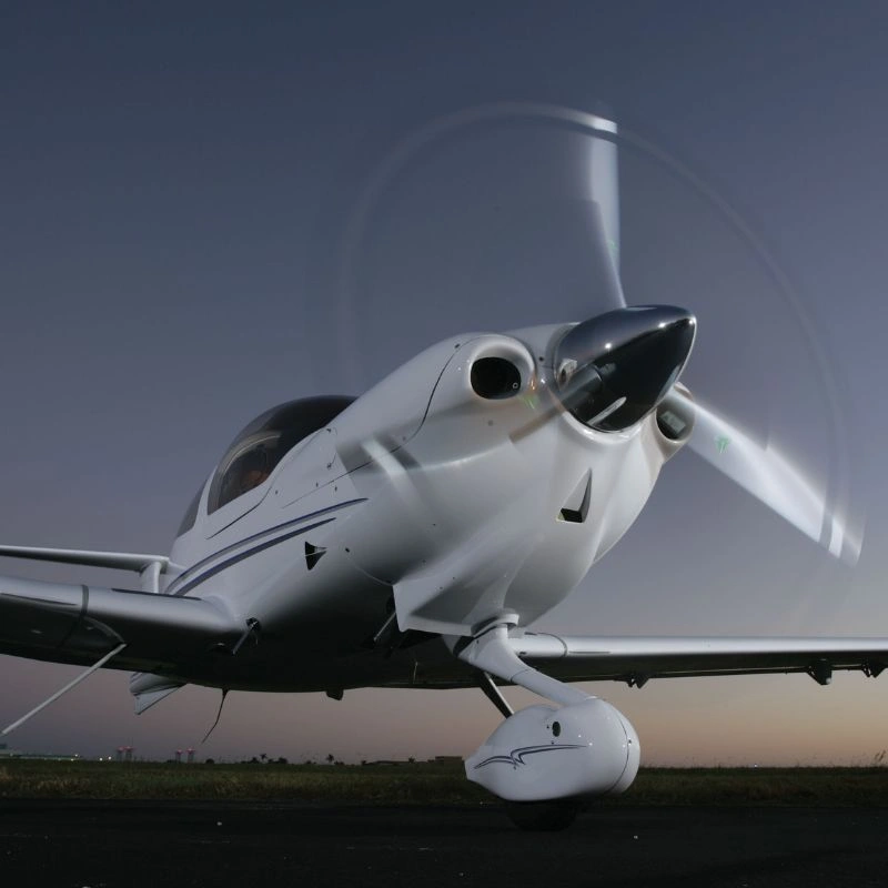 Pilotem na zkoušku letadla Diamond DA40 + 1 účastník