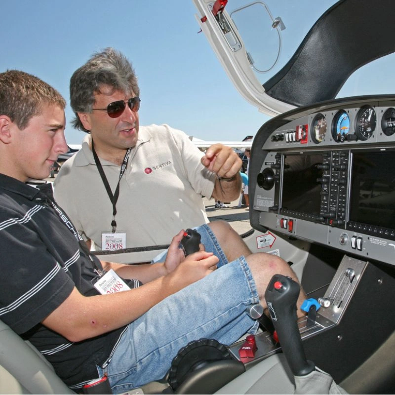 Pilotem na zkoušku letadla Diamond DA40 + 1 účastník