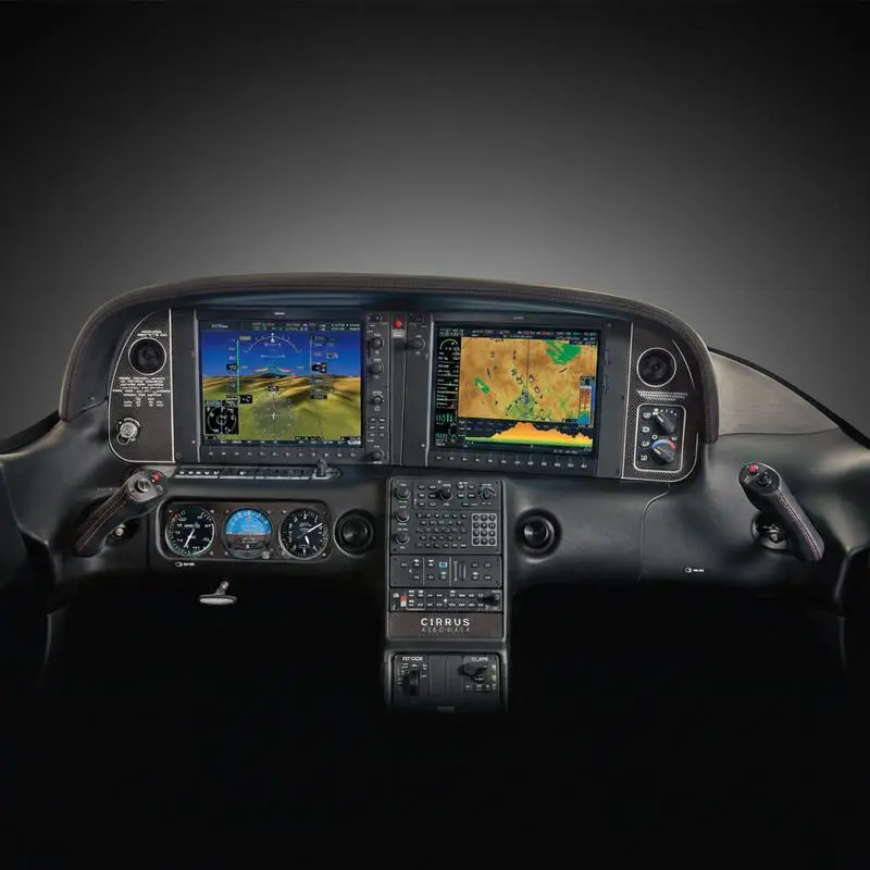 Pilotem letadla Cirrus SR22 - 1 účastník + 2 osoby