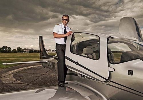 Pilotem letadla Cirrus SR22 - 1 účastník + 2 osoby