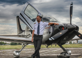 Pilotem letadla Cirrus SR22 - 1 účastník + 2 osoby