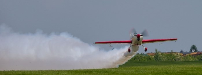 Akrobatický let letadlem EXTRA 330LC Praha - Letňany