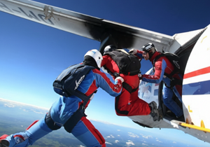 Samostatný seskok padákem s volným pádem Příbram (IAFF)