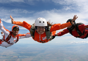 Samostatný seskok padákem s volným pádem Prostějov (IAFF)