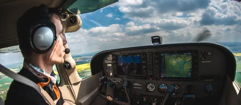 Pilotem letadla na zkoušku 1 pilotující +  2 pasažéři Hradec Králové