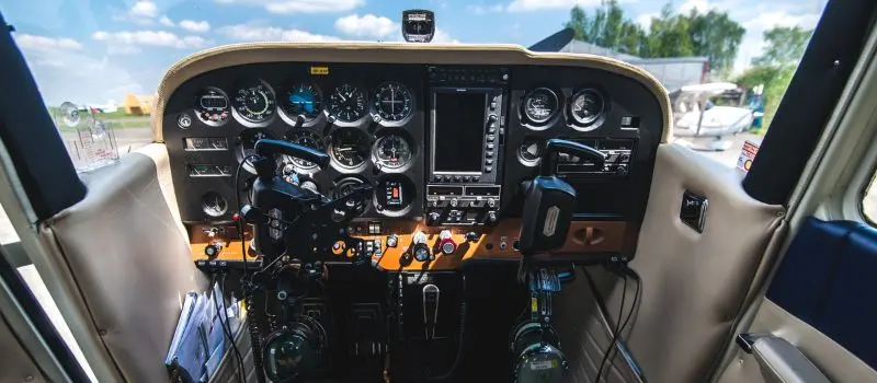 Pilotem letadla na zkoušku 1 pilotující +  2 pasažéři Hradec Králové