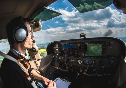 Pilotem letadla na zkoušku 1 pilotující +  2 pasažéři Hradec Králové