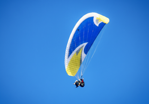 Vyhlídkový tandemový paragliding Krkonoše - Černý Důl