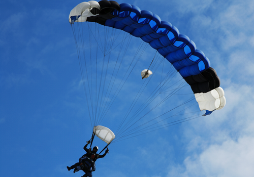 Tandemový seskok padákem Plzeň