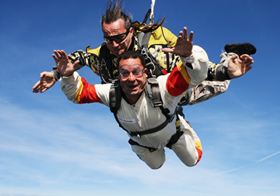 Tandemový seskok padákem z 6 000 metrů Vyškov