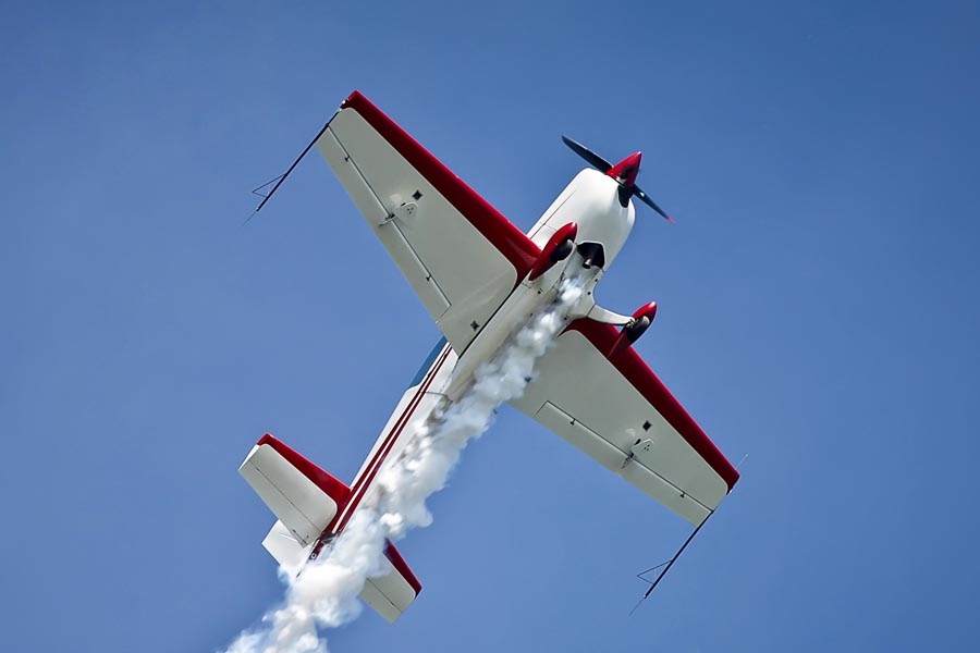 Akrobatický let můžete zažít jak s letadlem, tak ve vrtulníku